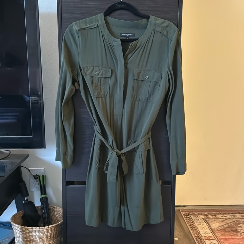 Banana Republic green shirt dress. Size 6